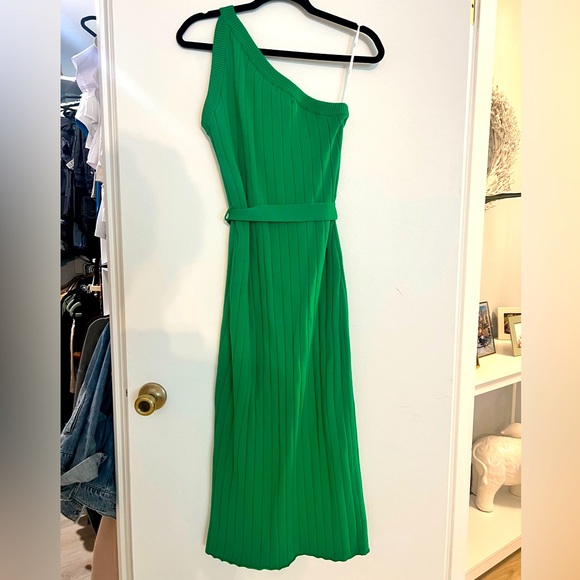 Flirty Desires Green Ribbed Knit One-Shoulder Midi Dress - Picture 5 of 7